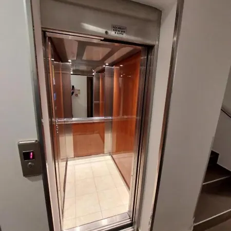 Aleksandar As Apartamento